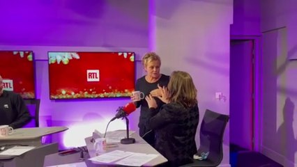 Muriel Robin déchaînée, elle arrose Jade dans On refait la télé !