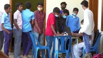 الهند تبدأ تلقيح الفئة العمرية بين 15 و18 عاما ضد كوفيد-19