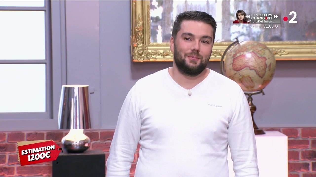 Un vendeur d'Affaire conclue choque Caroline Margeridon après une remarque sur sa femme