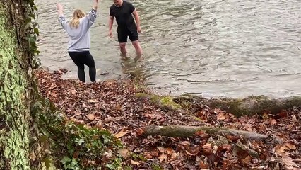 Ce castor ne veut pas prêter sa rivière
