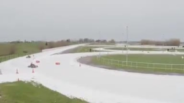 Formule 1 - La course de kart sur glace des pilotes Red Bull Gasly et Verstappen