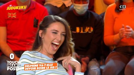 Delphine Wespiser se lâche sur le plateau de TPMP et provoque un fou-rire général