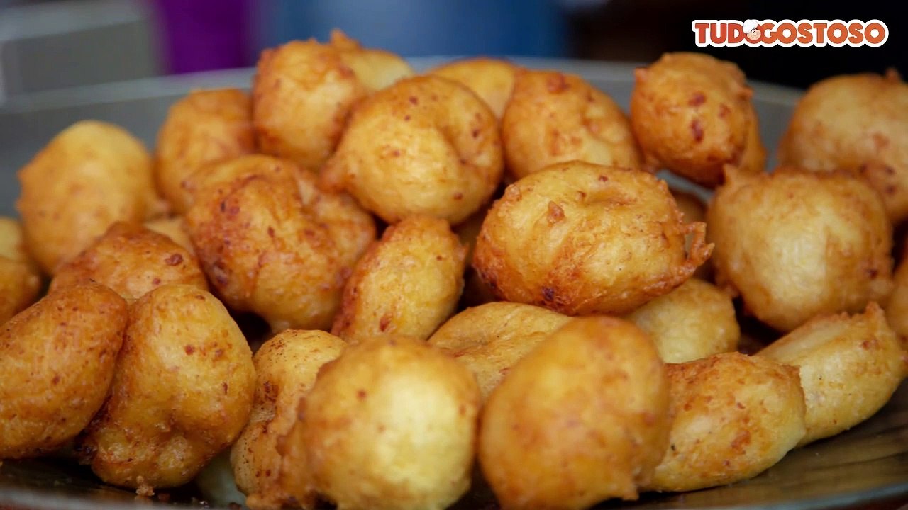 Bolinho de mandioca crocante