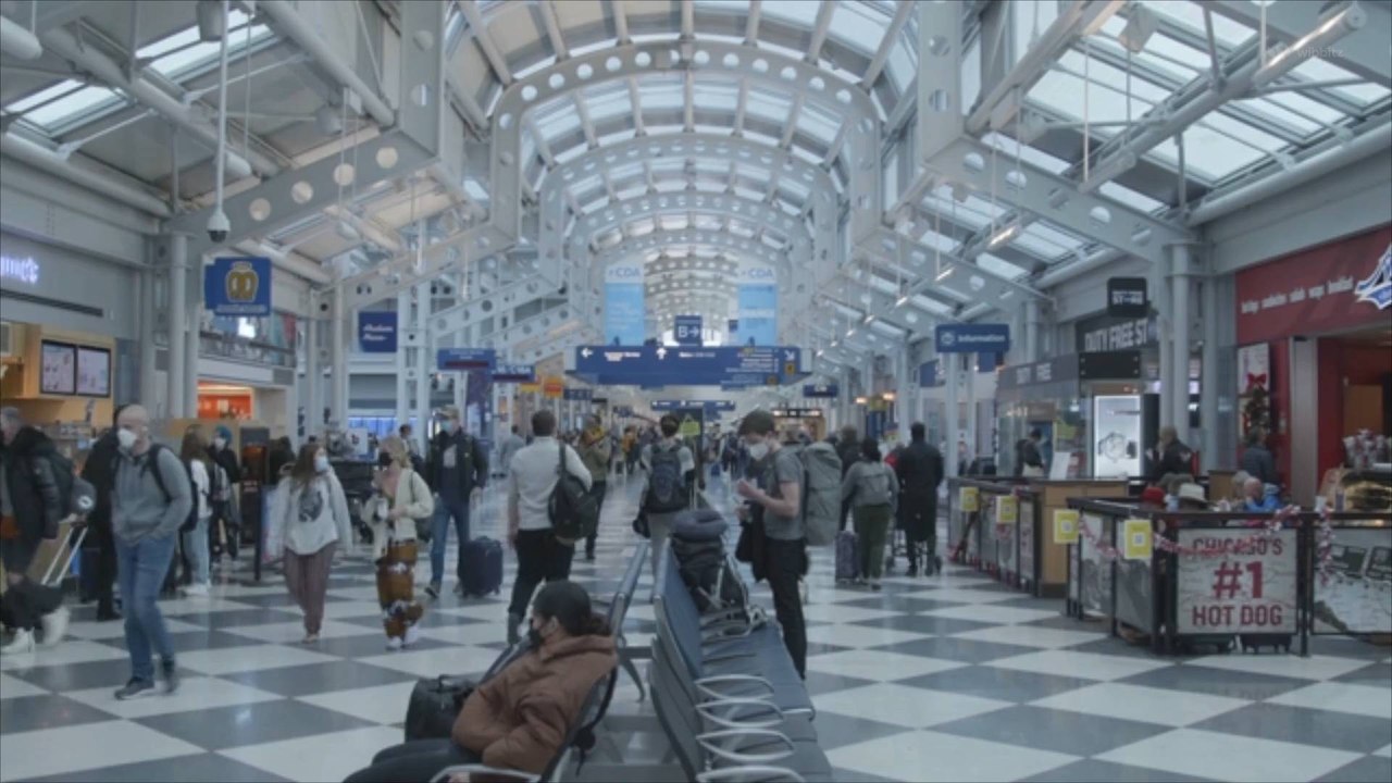 Holiday Travel Woes Continue as Thousands of Flights Canceled or Delayed