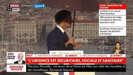Le discours d'Emmanuel Macron interrompu par la pluie