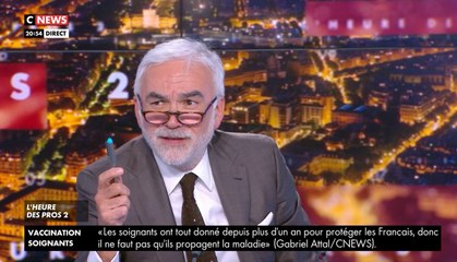 L'heures des pros 2 : Pascal Praud et ses chroniqueurs reprennent une chanson très connue