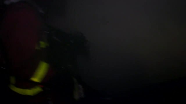 Zone interdite : un journaliste aux côtés des pompiers lors de l'incendie d'un immeuble à Paris