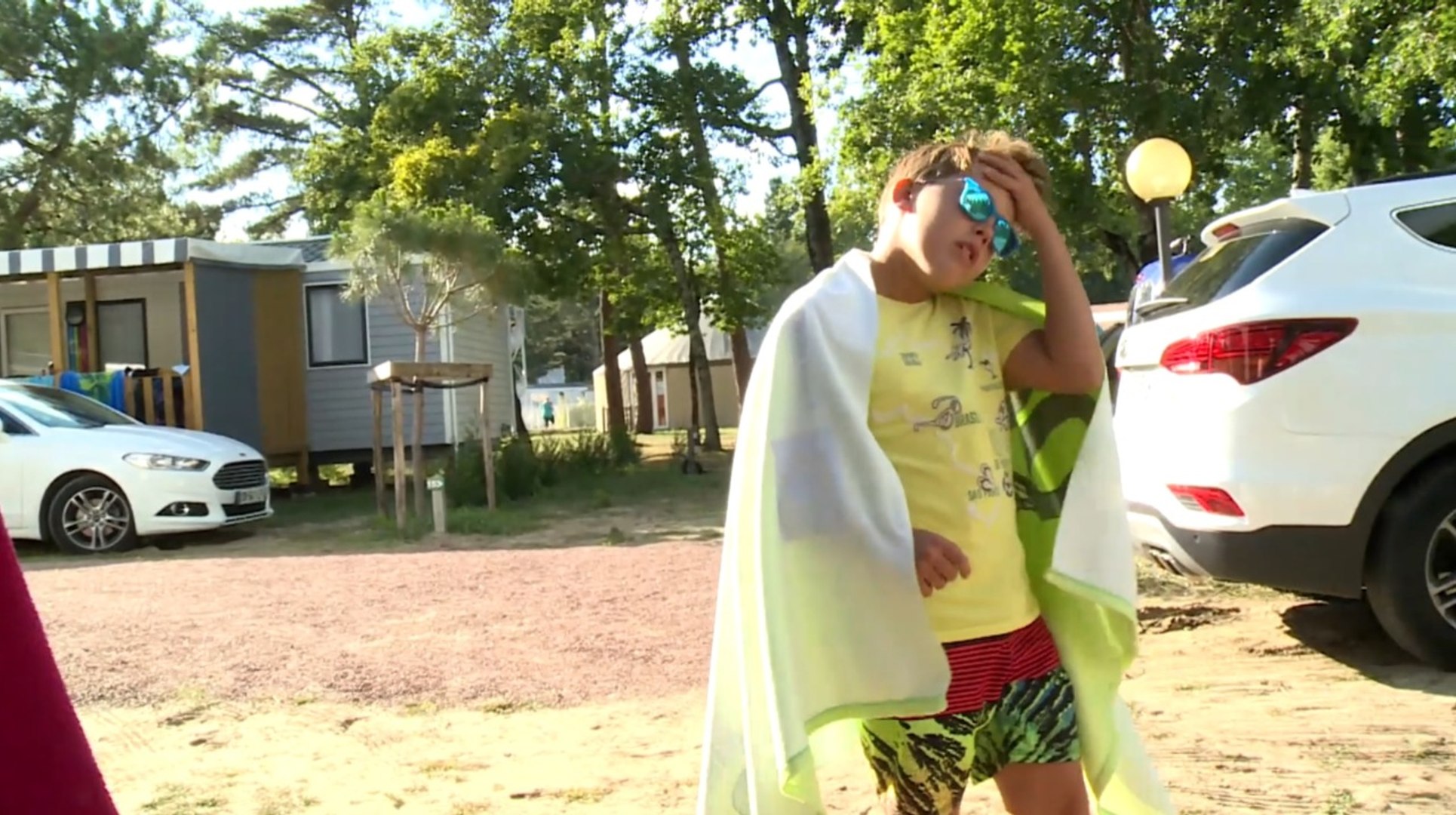 Exclu. Vive le camping (6Ter) : à peine ado, Nathan décide de se présenter  à l'élection de Mister Camping ! - Vidéo Dailymotion