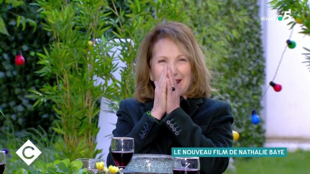 Nathalie Baye très gênée par une archive d'elle dans C à vous : découvrez pour quelle raison