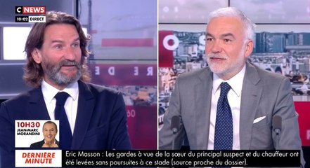 Frédéric Beigbeder embarrasse Pascal Praud avec un cadeau surprenant