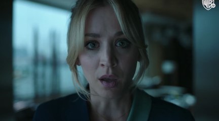 The Flight Attendant : Kaley Cuoco vous embarque dans une course effrénée dans la bande-annonce de sa nouvelle série (VOSTFR)