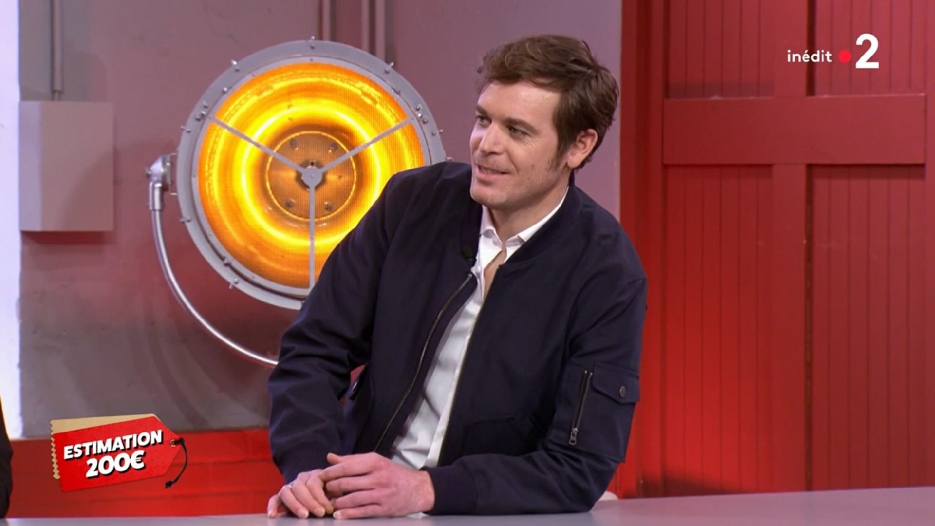 Affaire conclue : Damien Tison casse un objet et insiste pour l'acquérir -  Vidéo Dailymotion