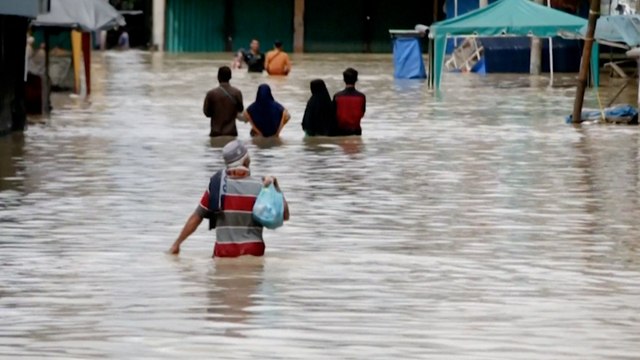 Rainfall triggers floods in Indonesia’s Aceh province as La Nina returns