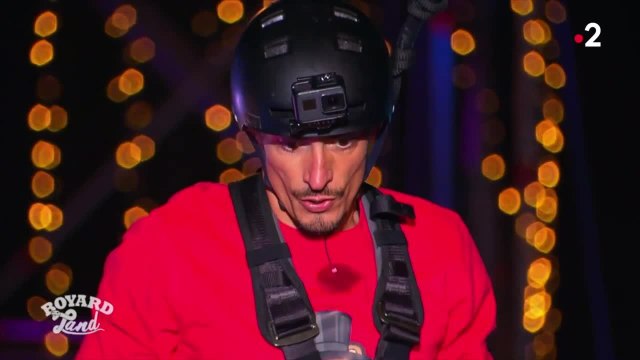 Claude (Koh Lanta) en mauvaise posture dans le Boyard Coaster de Boyard Land !