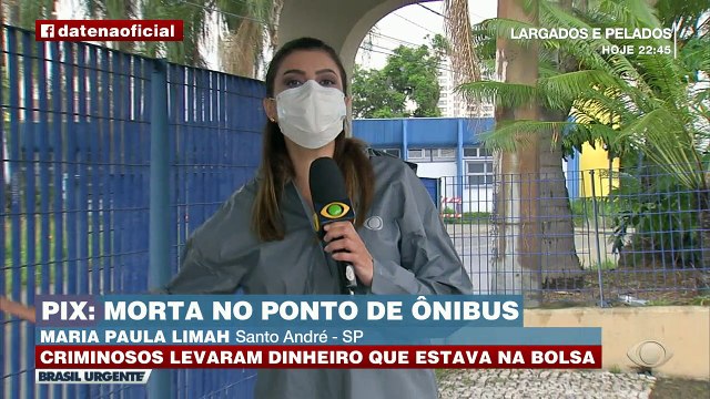 Vítima estava indo ao supermercado quando foi rendida pelos criminosos armados Mais informações em: band.com.br/brasilurgente #BrasilUrgente