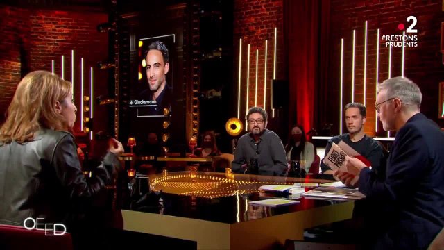 Léa Salamé revient sur sa rencontre avec Raphaël Glucksmann sur le plateau d'On n'est pas couché