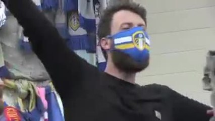 Championship - Leeds retrouve la Premier League 16 ans après, liesse populaire dans la ville