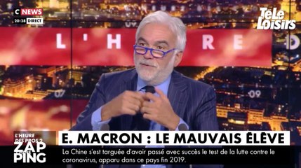 Pascal Praud se moque d'Emmanuel Macron après sa quinte de toux
