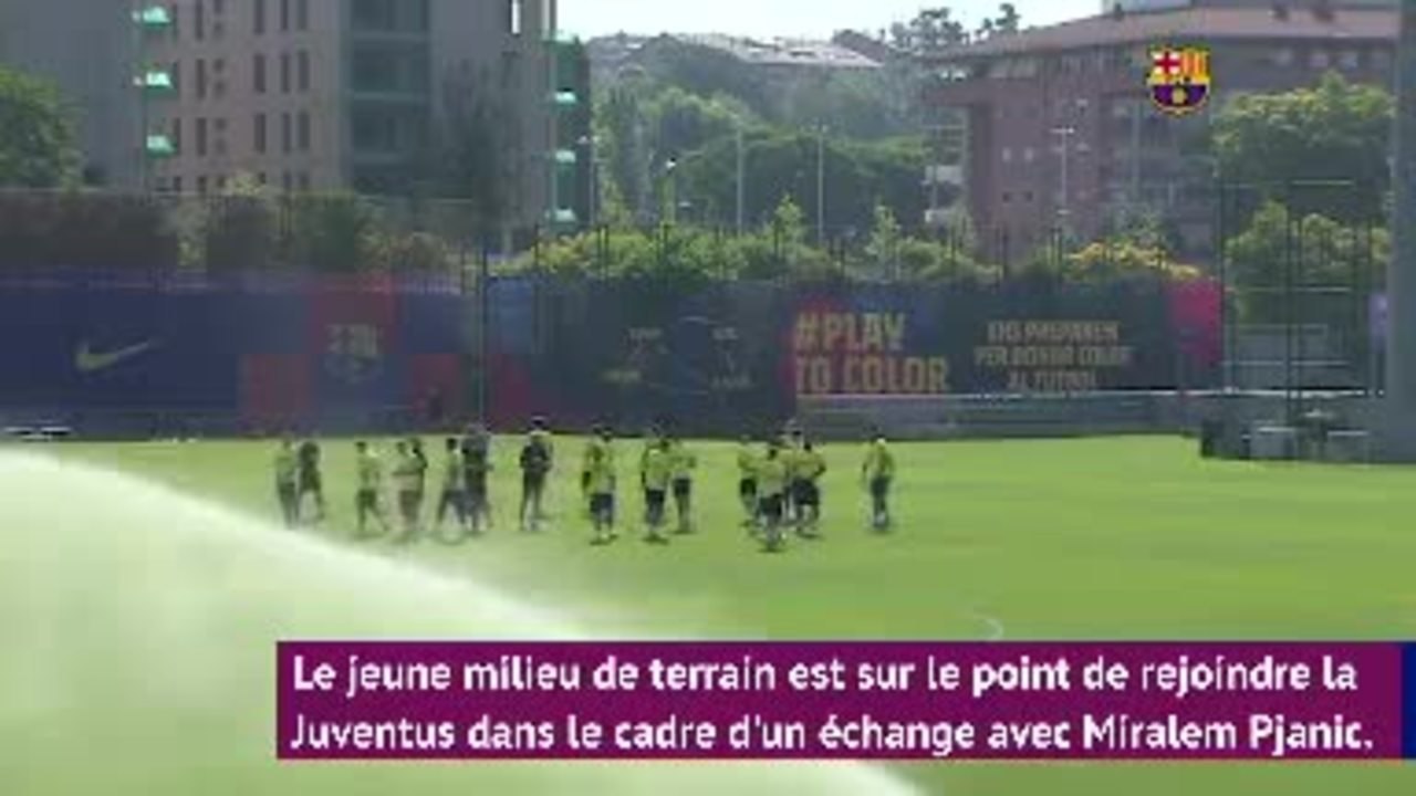 Barcelone - Sur le départ, Arthur salue ses coéquipiers