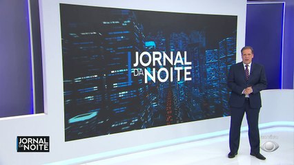 Obra foi entregue no dia em que o ex-piloto, sete vezes campeão mundial de Fórmula 1, completou 53 anos.