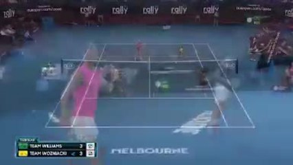 Exhibition - Tweener de Wozniacki, Djoko le clown, huit sur le court : les stars du tennis unies pour l'Australie