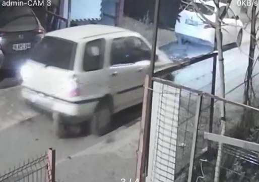 Köpeği ezdi, arkasına bile bakmadan gitti