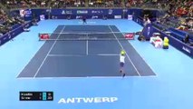 Anvers - Monfils surpris d'entrée par le jeune Sinner