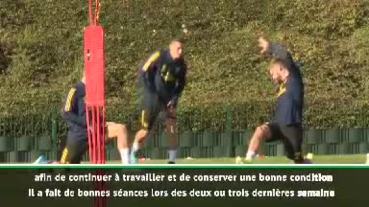 Arsenal - Emery ne ferme pas la porte à un retour d'Ozil avec les Gunners