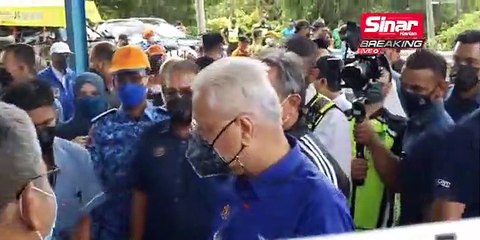 PM lawat PPS Dewan Kampung Tandong, Segamat