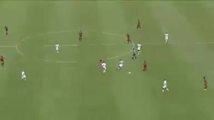 Japon - Le lob astucieux de Serginho qui permet aux Kashima Antlers d'égaliser