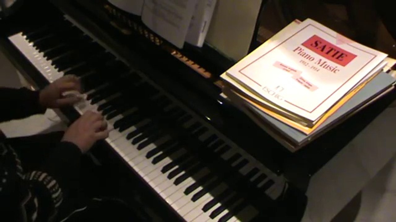 Erik Satie : Son Binocle