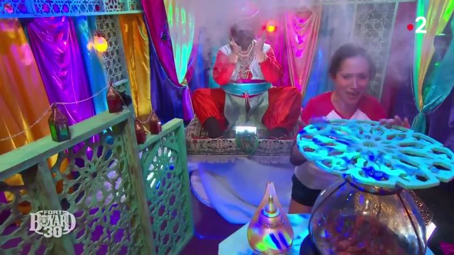 Fabienne Carat complètement paniquée devant des serpents dans Fort Boyard !