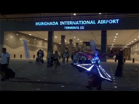 مطار الغردقة يستقبل أولى رحلات مولدوفا بالمزمار البلدي