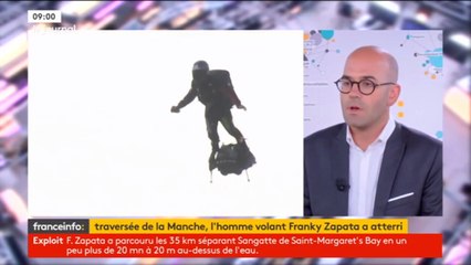 Les images surréalistes de "l'homme volant" Franky Zapata qui a réussi sa traversé de la Manche