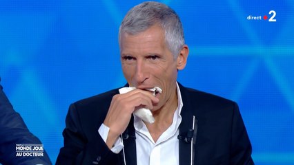 L'hilarante réaction de Nagui après avoir croqué un piment