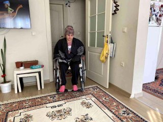 Eşi tarafından vurulduktan sonra felç kalan engelli kadının bakım maaşı kesildi