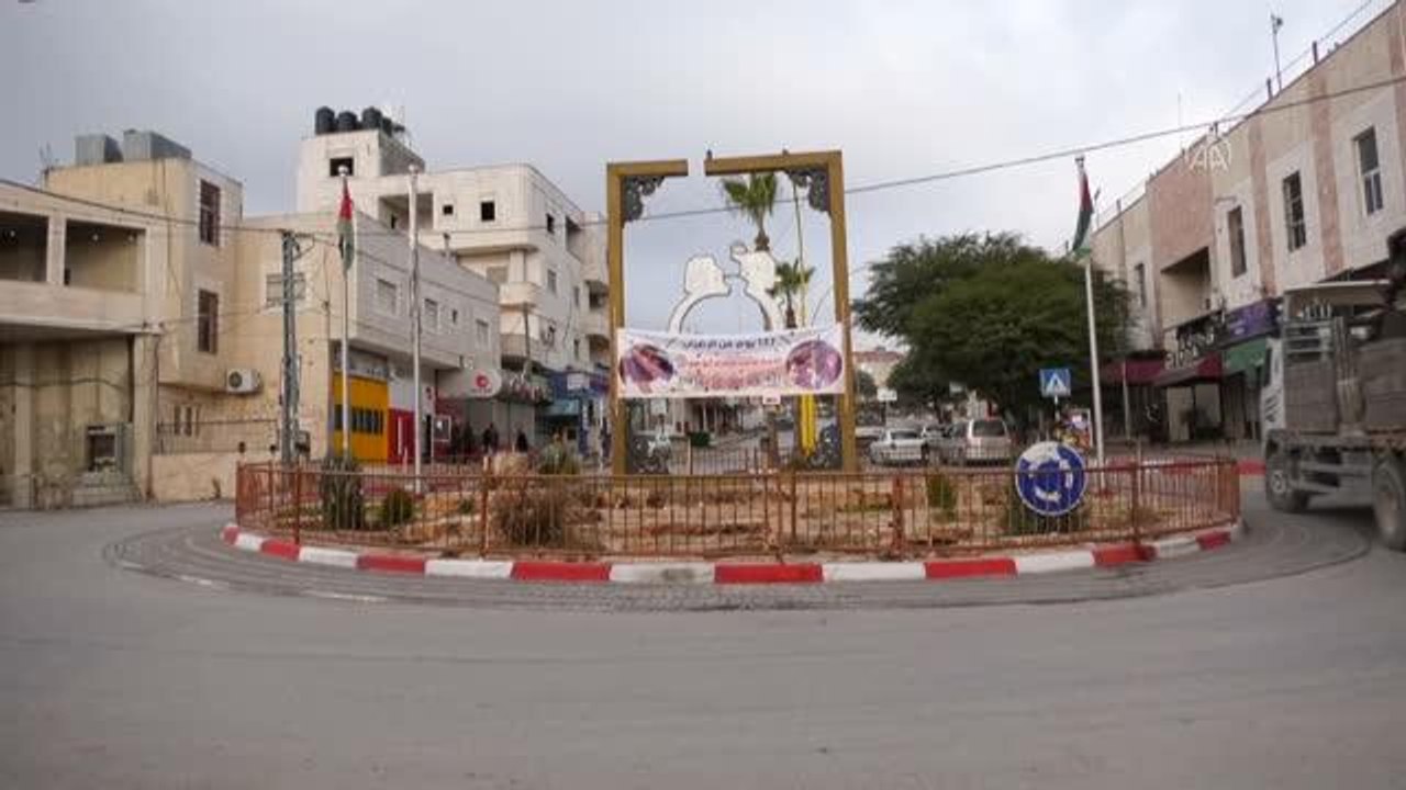 EL HALİL  - İsrail Hapishanesinde 141 gündür açlık grevinde olan Ebu Hevaş'a memleketinden "grev" desteği