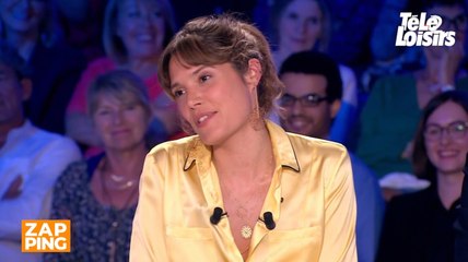 Vanille, la fille de Julien Clerc, provoque un fou rire sur le plateau d'On n'est pas couché après une gaffe