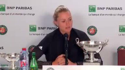 Roland-Garros - Mladenovic : "Je suis accro au sport"