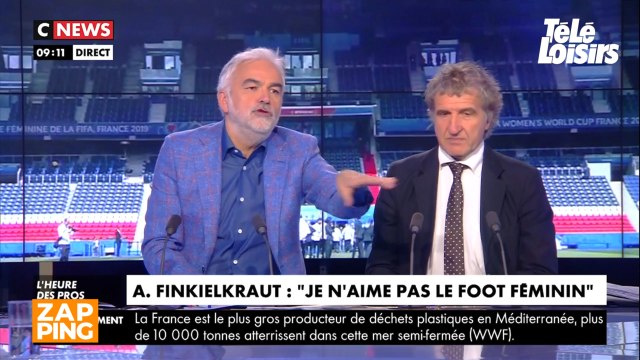 Coupe du monde féminine 2019 : Pascal Praud estime que le traitement médiatique envers les joueuses tient du politiquement correct