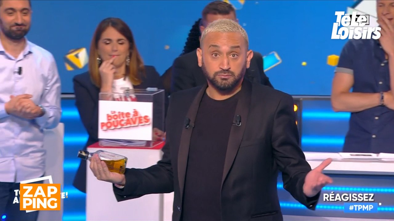 Cyril Hanouna dévoile une bouteille de Whisky en direct et taquine Doc Gynéco