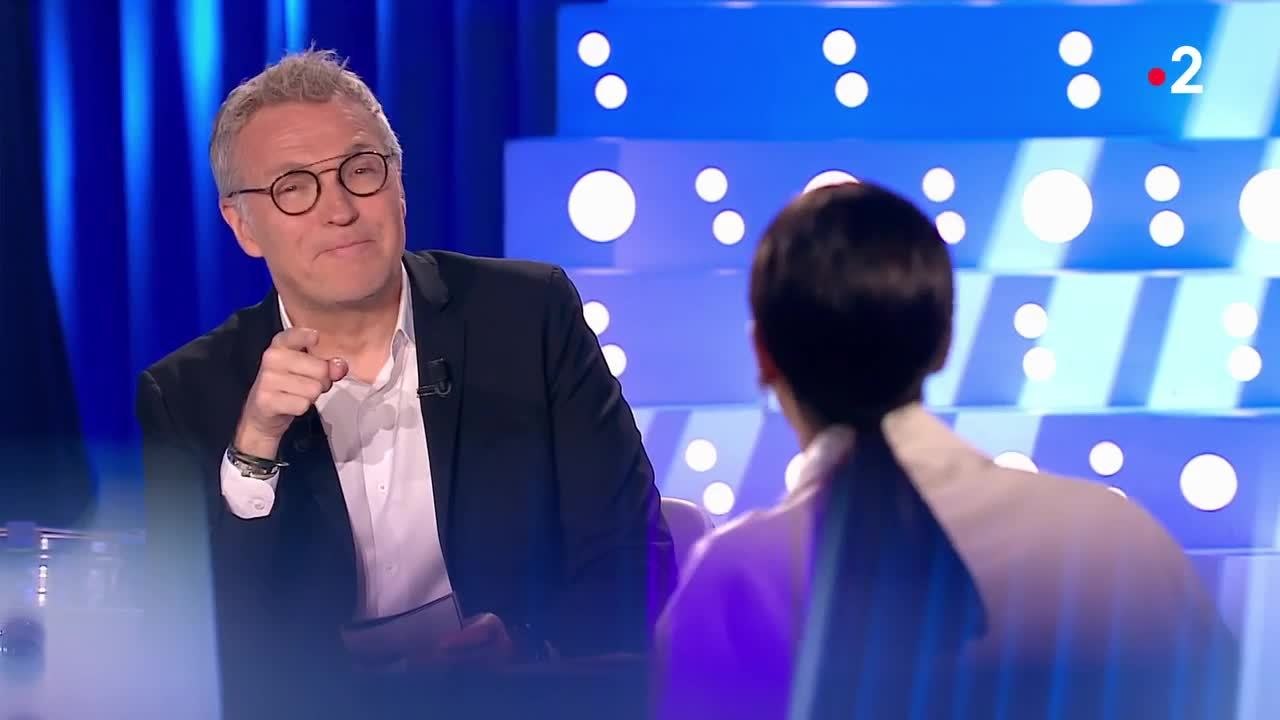 Shy'm avoue à demi-mot dans ONPC avoir déjà pen...