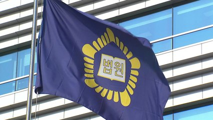 치매 노인 계좌에서 13억여 원 빼돌린 간병인 실형 / YTN