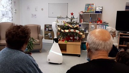 Le robot Cutii en pleine séance de danse