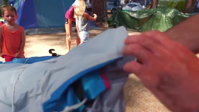 Exclu. Vive le camping (6ter) : en vacances à Calvi, ces 5 familles réservent 300m2 dans un camping !