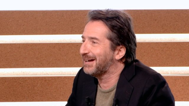 Edouard Baer revient sur le plagiat dans Bonsoir : Ca ne m'embête pas qu'on vole les blagues des autres