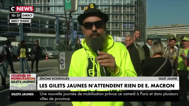 Gilets jaunes : Jérôme Rodrigues s'énerve en direct sur CNews et accuse la police de confisquer les casques de journalistes