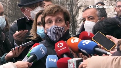 Almeida censura la "catarata de insultos" sobre él por Almudena Grandes