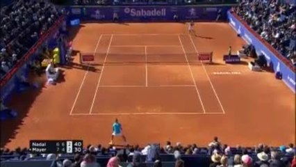 Barcelone - Nadal bataille mais gagne face à Mayer