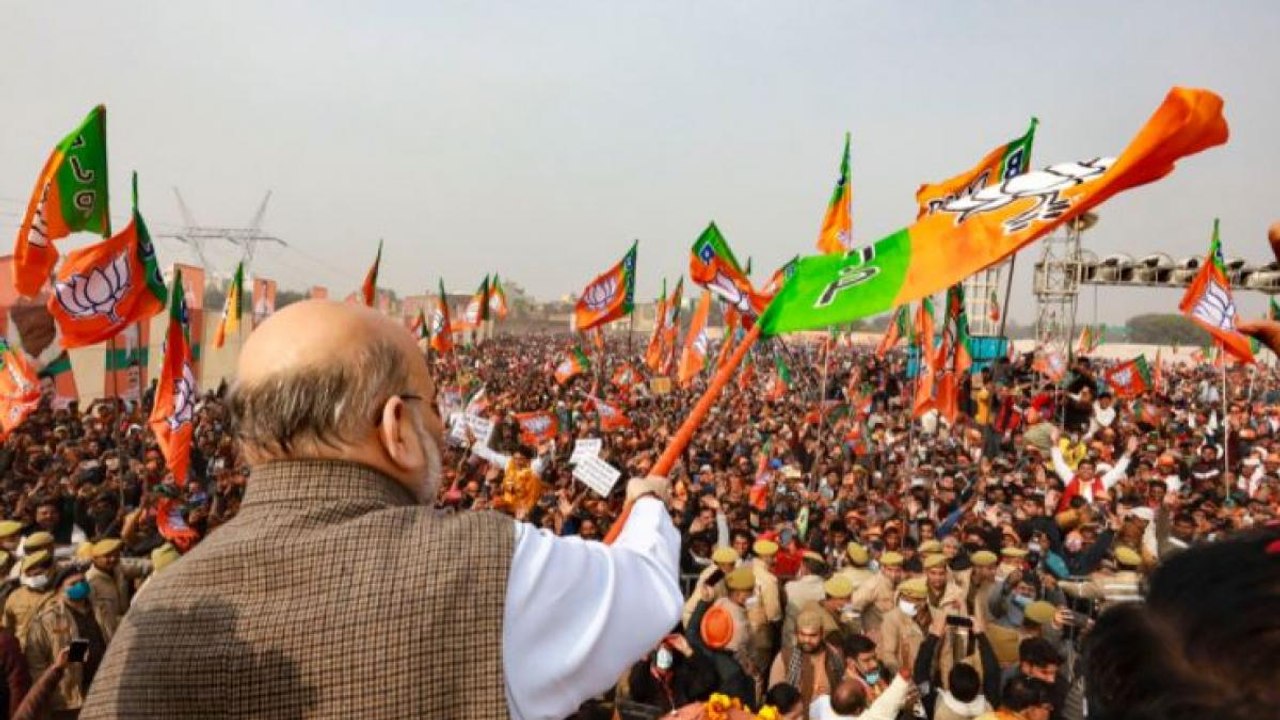 Debate: Massive election rallies amid Covid surge